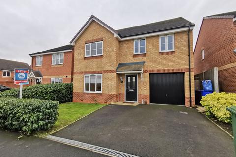 4 bedroom detached house to rent, Quincy Way, Stafford, ST16 1WD