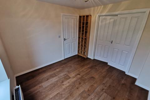 4 bedroom detached house to rent, Quincy Way, Stafford, ST16 1WD