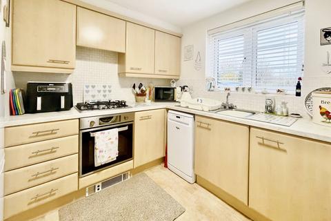 2 bedroom ground floor flat for sale, Corelli Close, Stratford-upon-Avon CV37