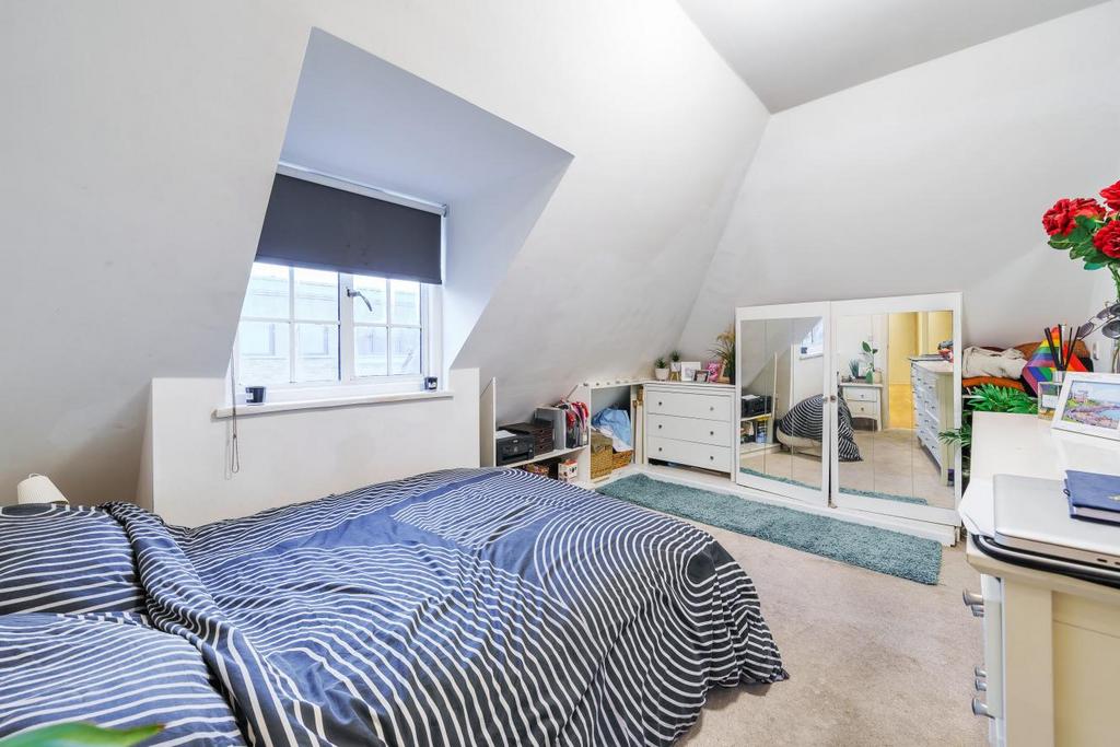 Cavendish Road, Balham 2 bed flat for sale £550,000
