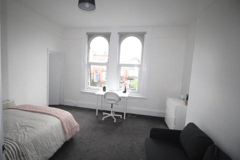 1 bedroom apartment to rent, 16 Kelso Road, Leeds LS2 9PR