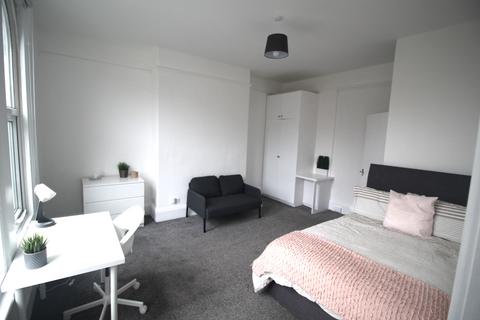 1 bedroom apartment to rent, 16 Kelso Road, Leeds LS2 9PR