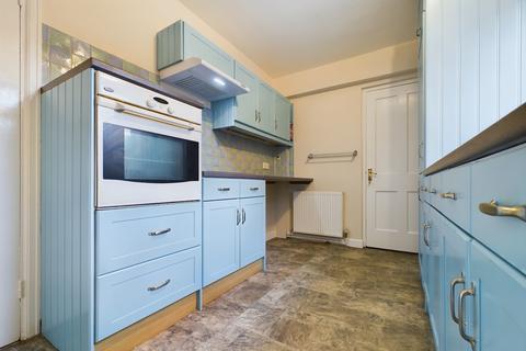 3 bedroom semi-detached house to rent, Warren Place, Harrogate, HG1