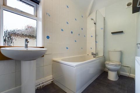 3 bedroom semi-detached house to rent, Warren Place, Harrogate, HG1