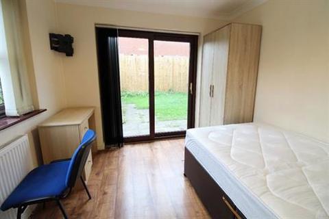 6 bedroom house of multiple occupation for sale, Fairfield Drive, Ormskirk, Lancashire, L39 1RL