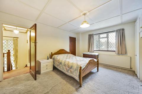 22 Cedarhurst Drive, London, SE9 5LP