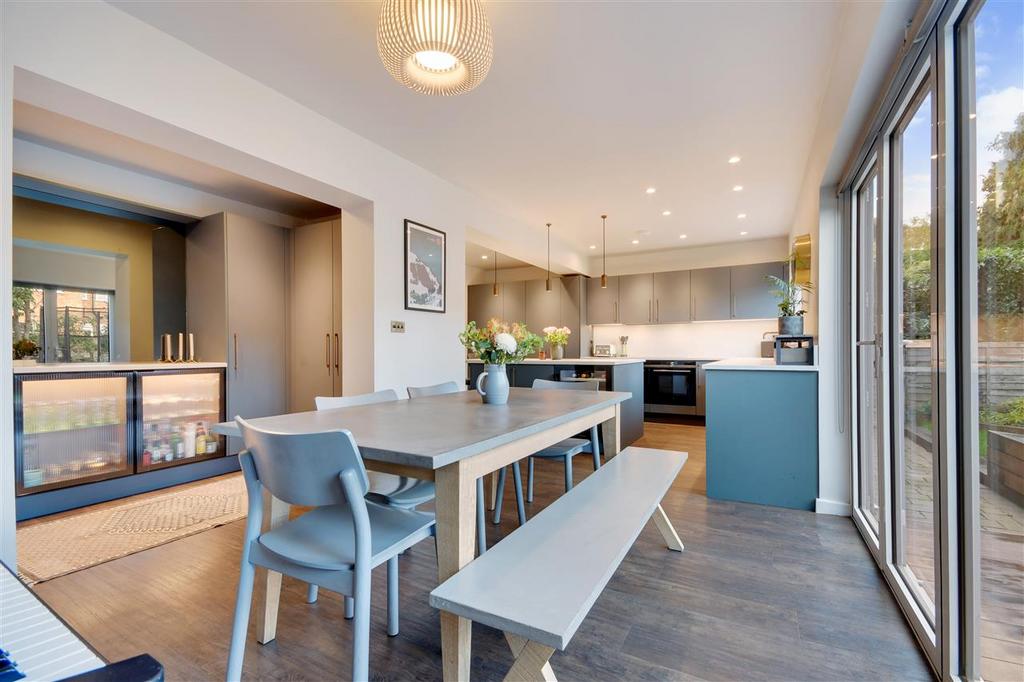 Kitchen / Dining /