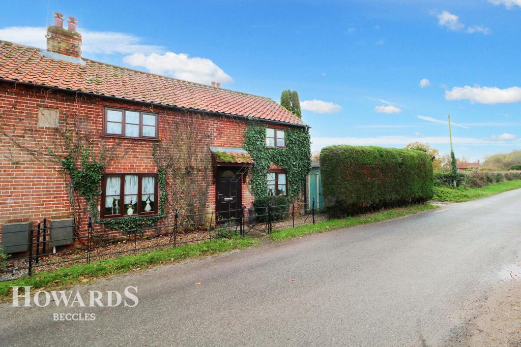 Station Road, Geldeston 2 bed semidetached house for sale £325,000