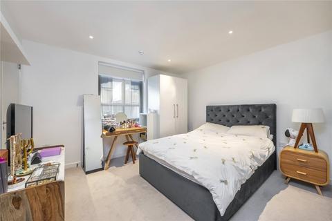 2 bedroom flat for sale, Packington Square, Islington, London