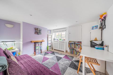 47 Park Road, Kingston Upon Thames, KT2 6DB
