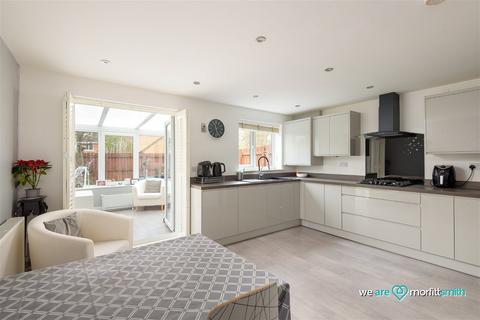 4 bedroom townhouse for sale, High Field Knoll, Penistone, Sheffield, S36 6GD
