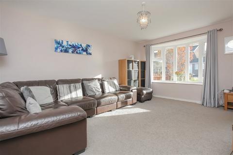 5 bedroom semi-detached house for sale, Woodhall Drive, Banbury