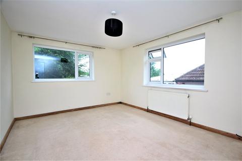 2 bedroom bungalow to rent, Lynchmere Avenue, North Lancing, West Sussex, BN15