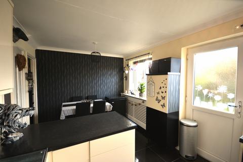 3 bedroom semi-detached house for sale, Chapelstead, Westhoughton, BL5 2LZ