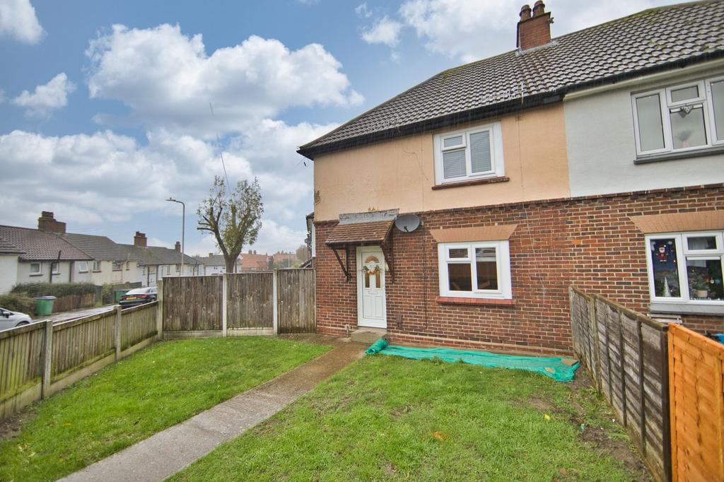 Wood Avenue, Folkestone, CT19 2 bed semidetached house £220,000