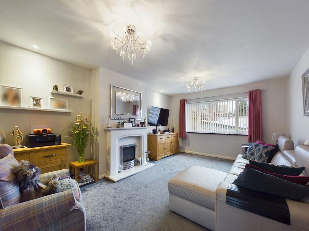 The Headlands, The Headlands, Northampton NN3 2NT 2 bed semidetached