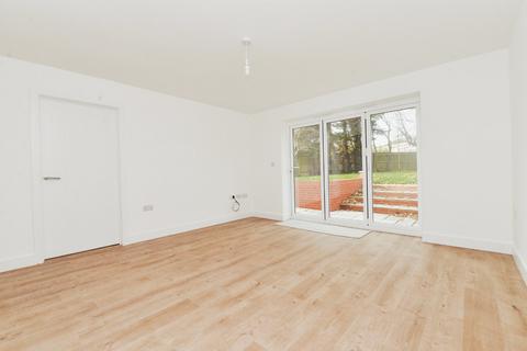 3 bedroom bungalow for sale - Albert Road, New Milton, Hampshire, BH25