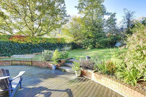 5 Chiltern Heights, Caversham, Reading, RG4 5LA