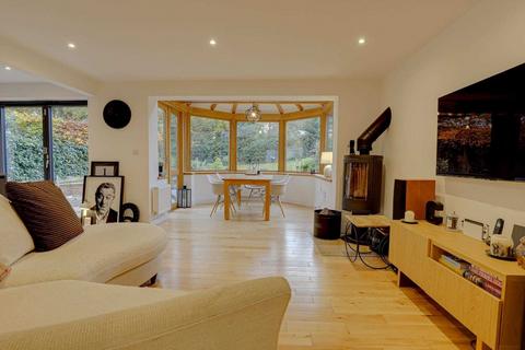 5 Chiltern Heights, Caversham, Reading, RG4 5LA