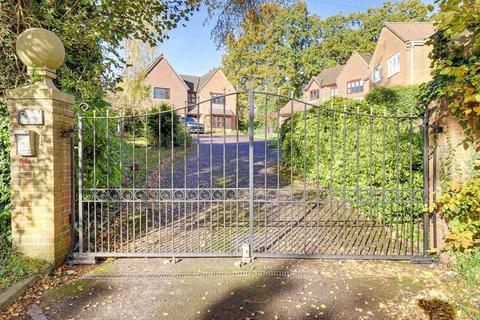 5 Chiltern Heights, Caversham, Reading, RG4 5LA