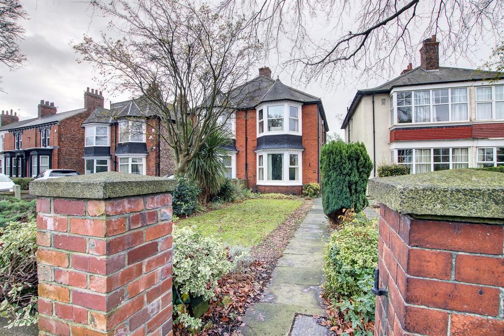 The Avenue, Linthorpe, Middlesbrough, TS5 4 bed semidetached house for