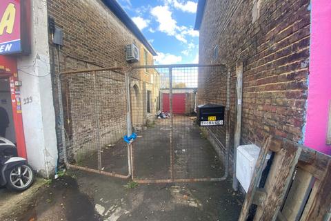 Industrial unit to rent - Dartmouth Road, London, SE26
