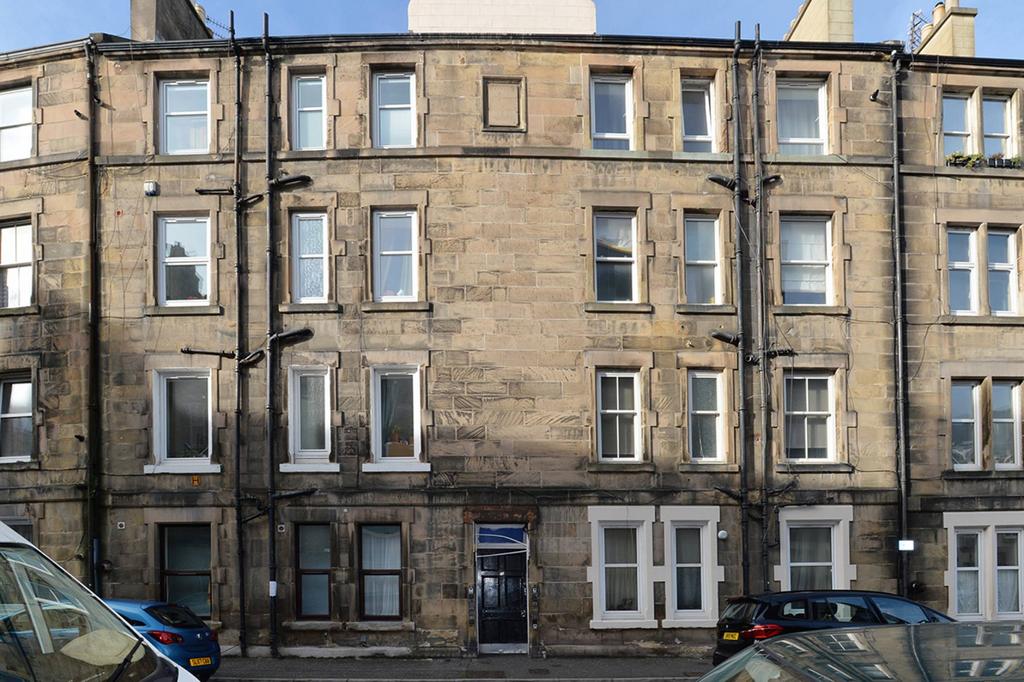 16 Waverley Park, Holyrood Park, Edinburgh, EH8 8ET 1 bed ground floor