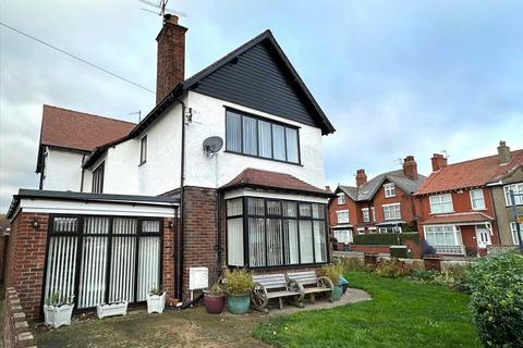 4 bedroom house for sale, Station Avenue, Filey