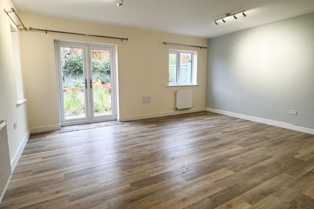 Thame Oxfordshire 3 bed detached bungalow to rent £2,000 pcm (£462 pw)