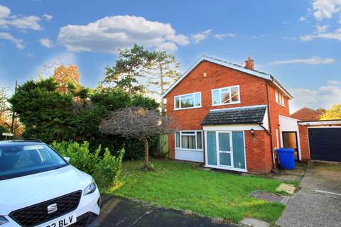4 bedroom detached house to rent - Clovelly Drive, Norwich NR6