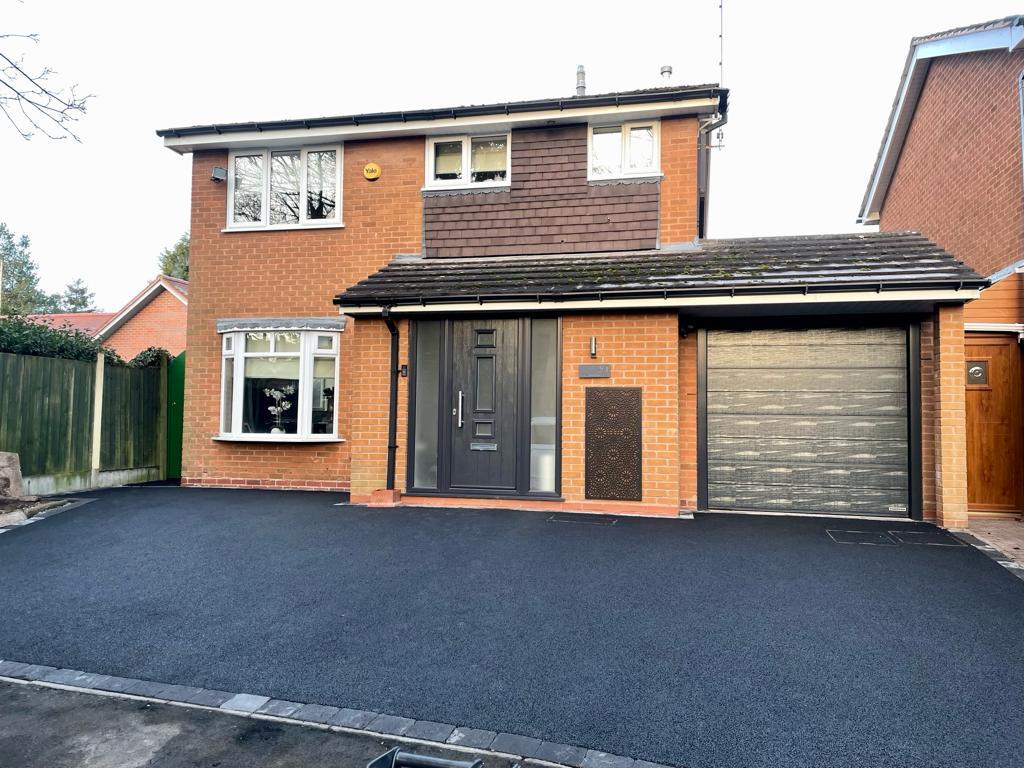 Chester Road South, Kidderminster, DY10 1XB 3 bed detached house for