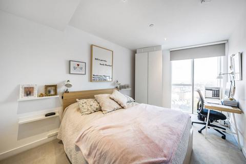 1 bedroom flat for sale, Sky Gardens, Nine Elms, London, SW8