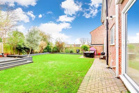 24 Hazling Dane, Shepherdswell, Dover, CT15 7LS