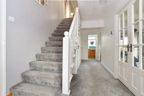 24 Hazling Dane, Shepherdswell, Dover, CT15 7LS