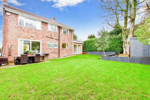 24 Hazling Dane, Shepherdswell, Dover, CT15 7LS