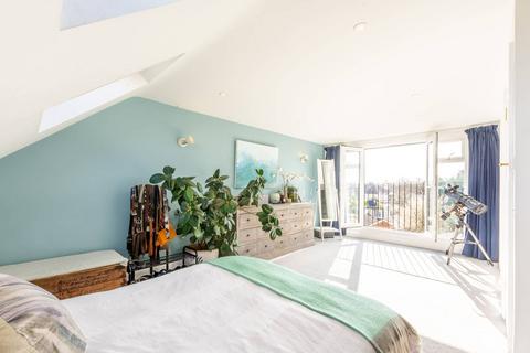 4 bedroom house to rent - Aylward Road,, Merton Park, London, SW20