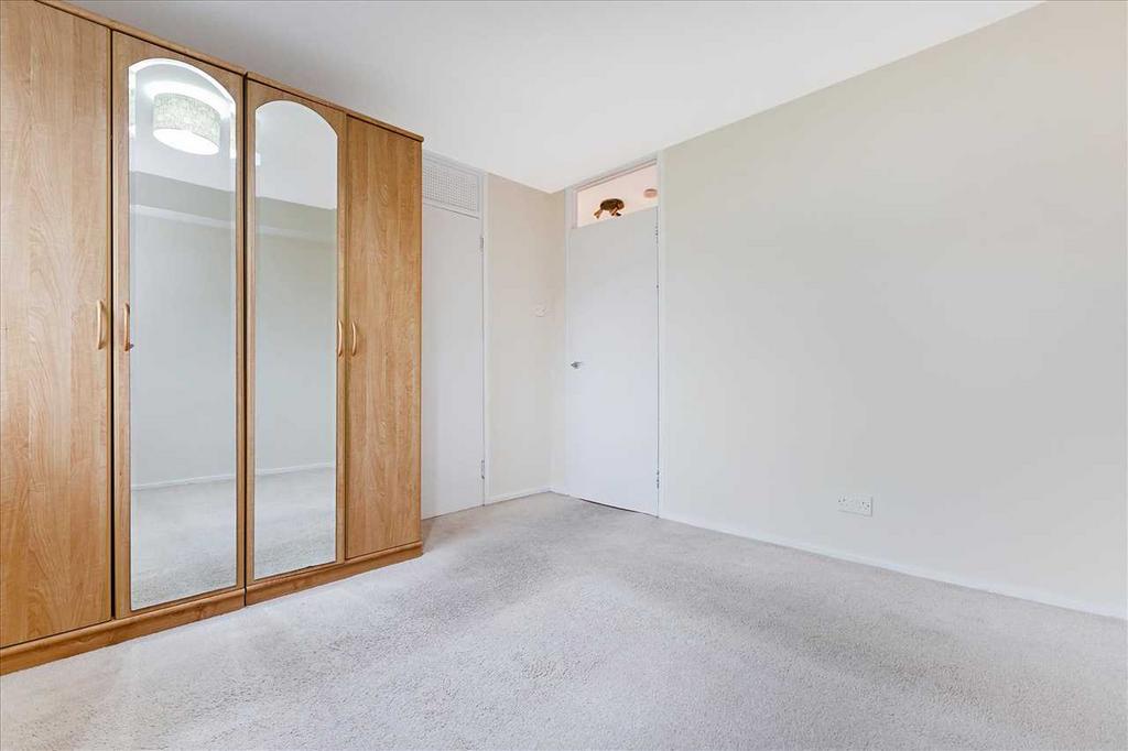 Bedroom Two (2)