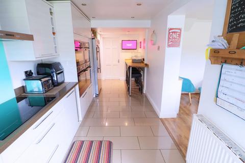 8 Collins Way, Alcester, B49 6QS