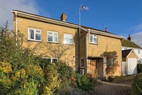 3 bedroom detached house to rent, Burford Road, Witney, Oxfordshire, OX28