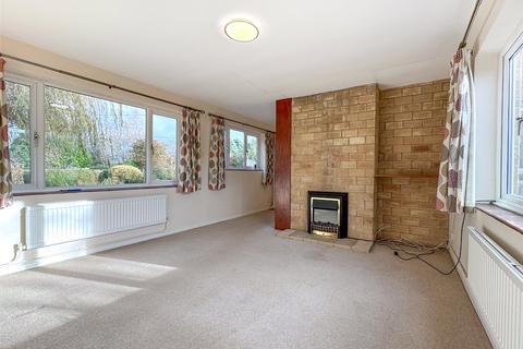 3 bedroom detached house to rent, Burford Road, Witney, Oxfordshire, OX28