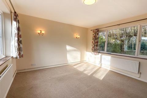 3 bedroom detached house to rent, Burford Road, Witney, Oxfordshire, OX28