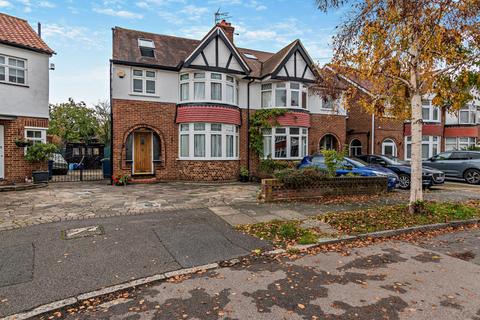 28 Birkdale Avenue, Pinner, HA5 5SQ