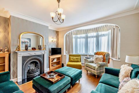 28 Birkdale Avenue, Pinner, HA5 5SQ