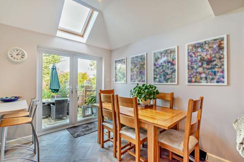 28 Birkdale Avenue, Pinner, HA5 5SQ