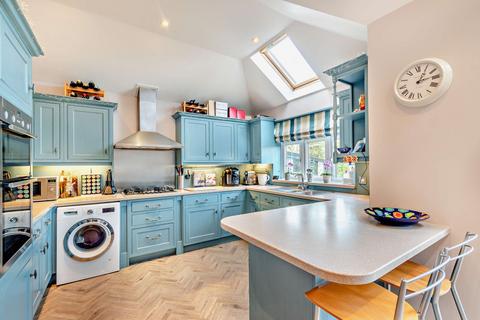 28 Birkdale Avenue, Pinner, HA5 5SQ