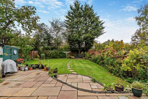 28 Birkdale Avenue, Pinner, HA5 5SQ