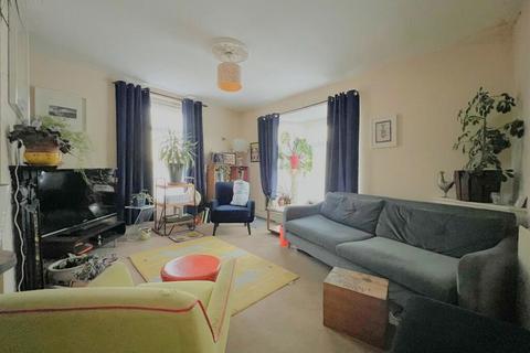 2 bedroom flat for sale - Fawcett Road, Portsmouth, Southsea, Hampshire, PO4 0LG