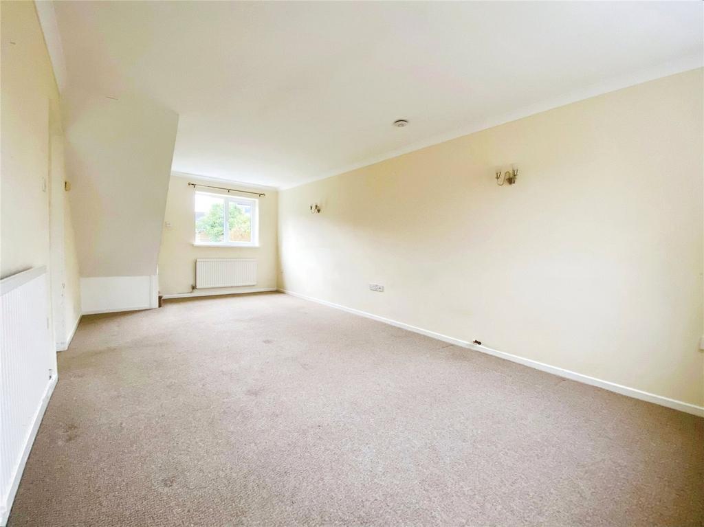 Pheasant Way, Cirencester, GL7 3 bed link detached house for sale £