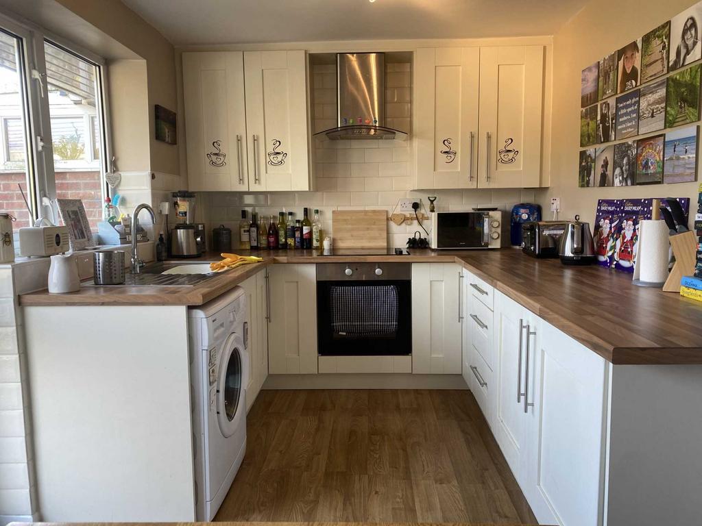 Cornish Way, Royton 3 bed semidetached house £190,000