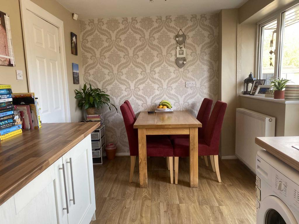Cornish Way, Royton 3 bed semidetached house £190,000